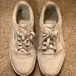 white puma sneakers